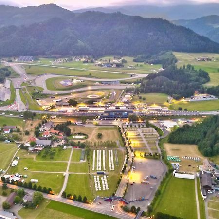 Grandprixcamp, Closest To The Red Bull Ring, Up To 4 Guests In A Tent Spielberg Bei Knittelfeld Exteriér fotografie